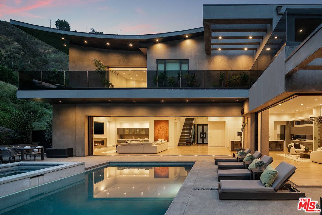 2145   Nichols Canyon Rd Hollywood Hills East LA