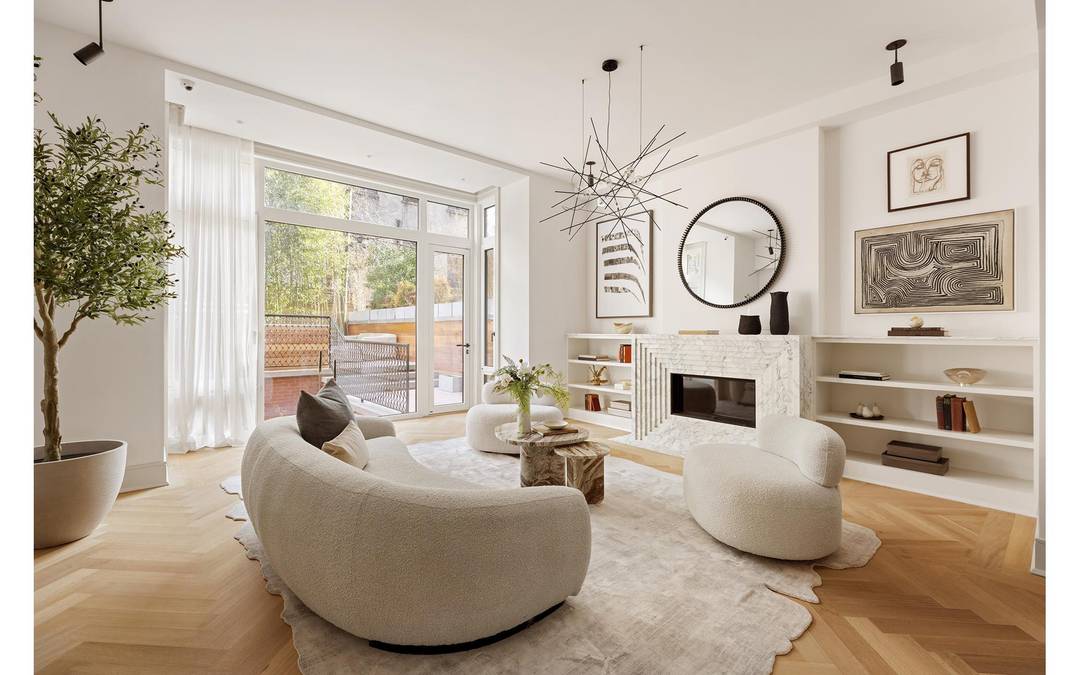 Showings By Appointment !