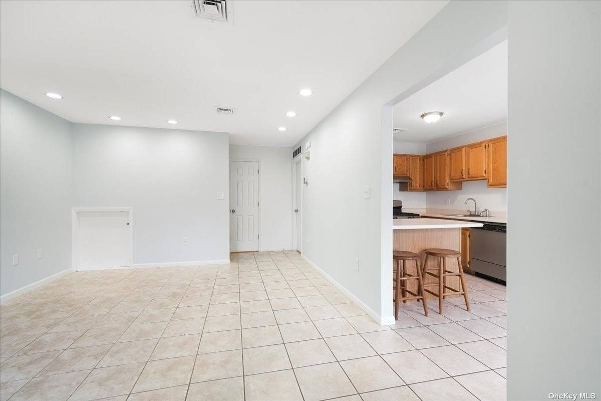 Welcome to this lovely townhome Condo featuring 2 bedrooms and 1.