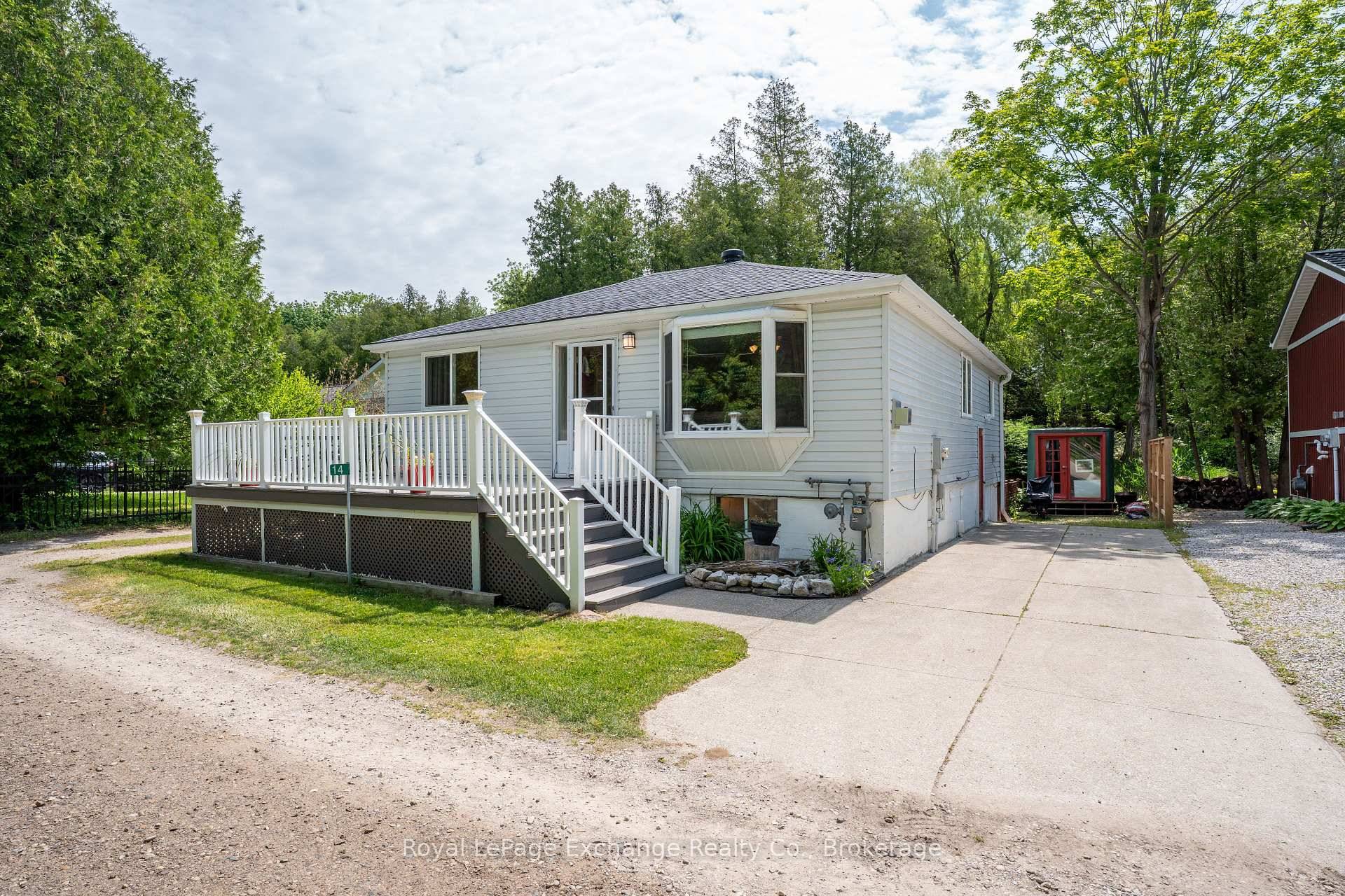 Opportunity to Live in or Investment in this Bungalow with 2 bedrooms 1 bedroom walk out level apartment.