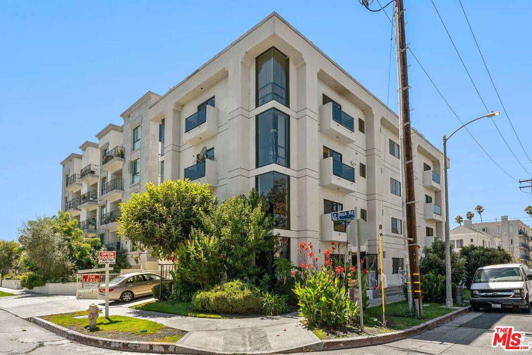 8558 Chalmers Dr 2BR Beverlywood La