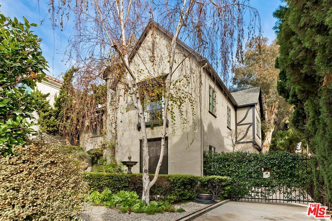 1282  N Harper Ave 2BR Hollywood Hills East La