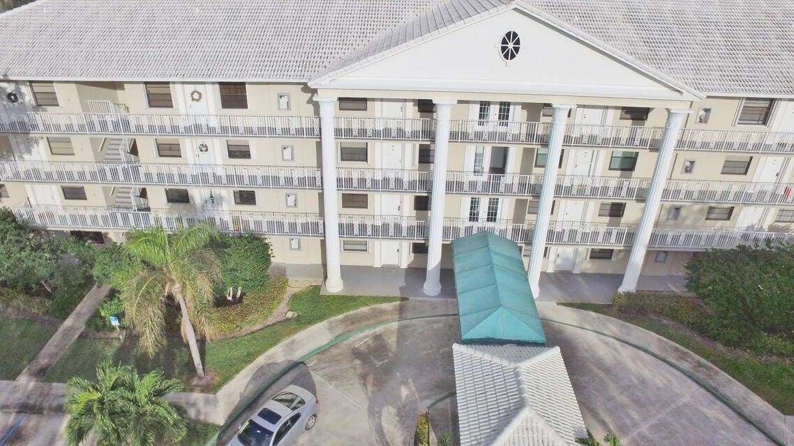 Newly renovated condo for sale, Bright and spacious unit, golf club view.