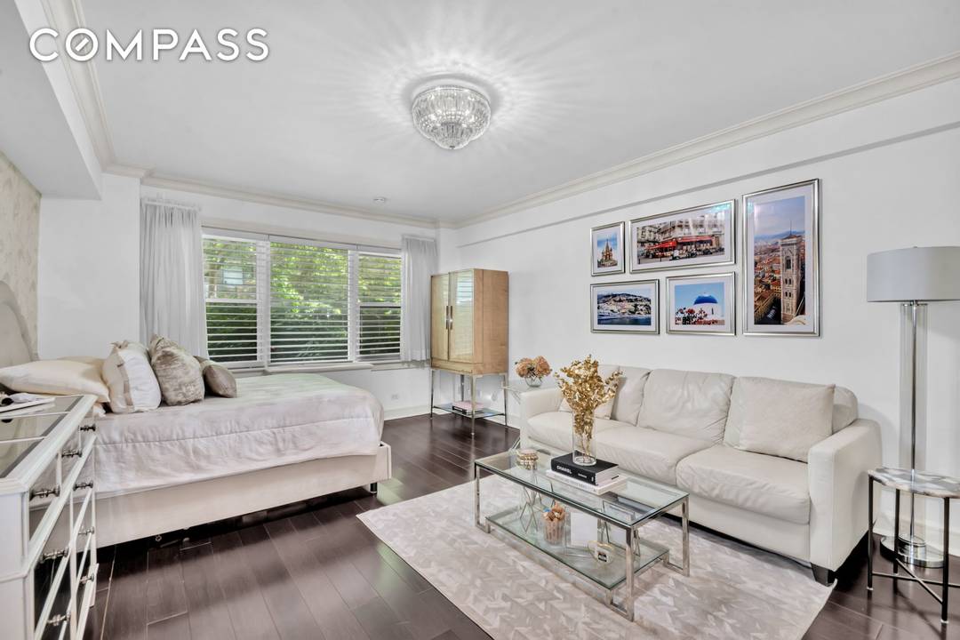 Welcome to 310 East 49th Street, Residence 1E a beautifully updated studio offering style, convenience, and incredible value in the heart of Midtown East.