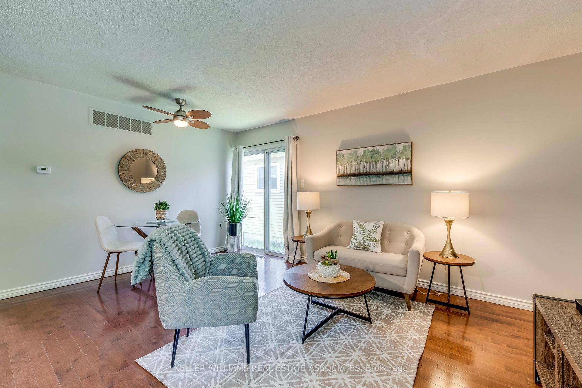 If you are you looking to downsize or for your first home this rarely offered, fully detached bungalow in the heart of Meadowvale is perfect for you !