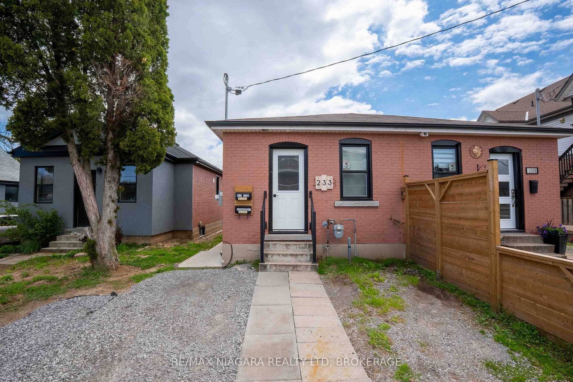 Turnkey inlaw suite set up fully renovated top to bottom and no rear neighbours !