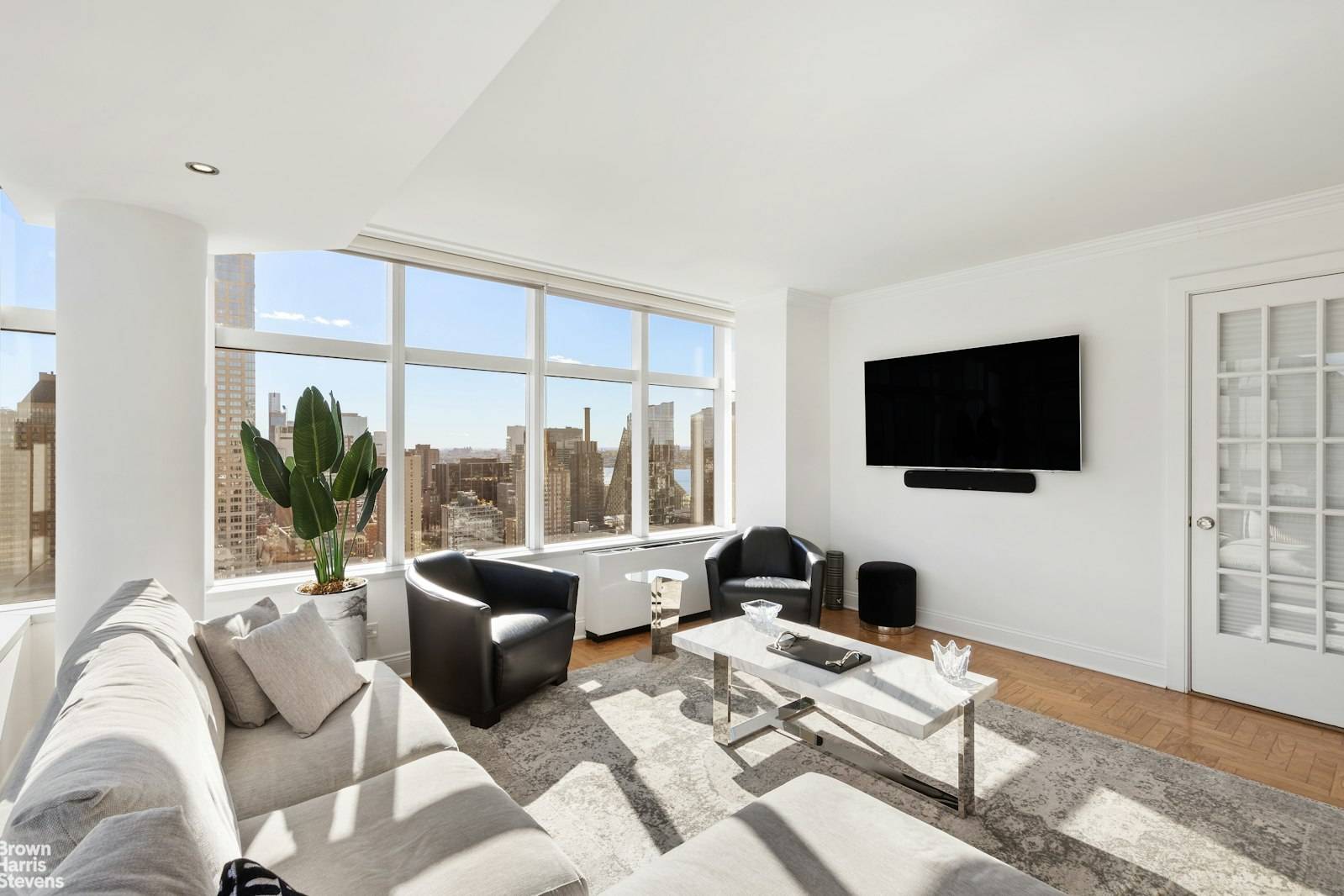 First offer of this high floor tower home at Three Lincoln Center.