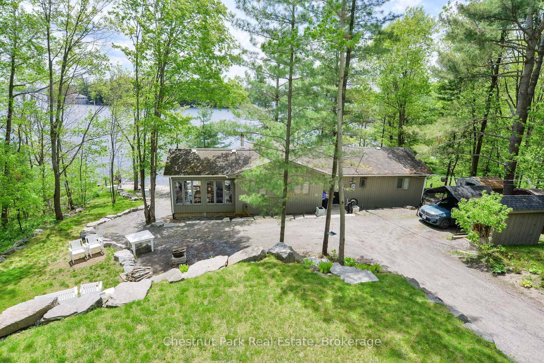 Discover your ideal Muskoka retreat in the highly sought after Beaumaris corridor of Lake Muskoka.