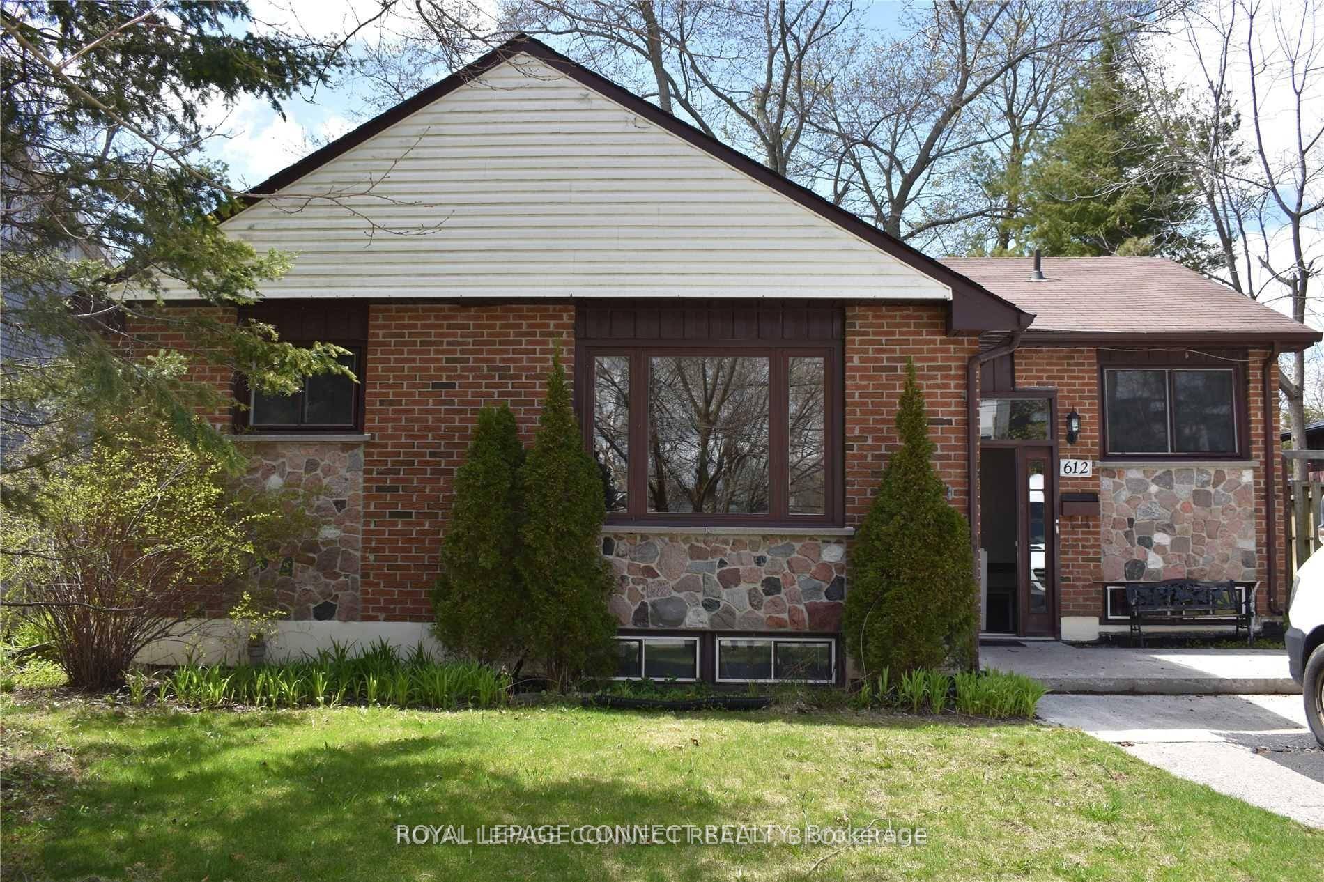 Charming Bungalow in Westshore, Pickering Perfect for Living, Renting, or Building Up !