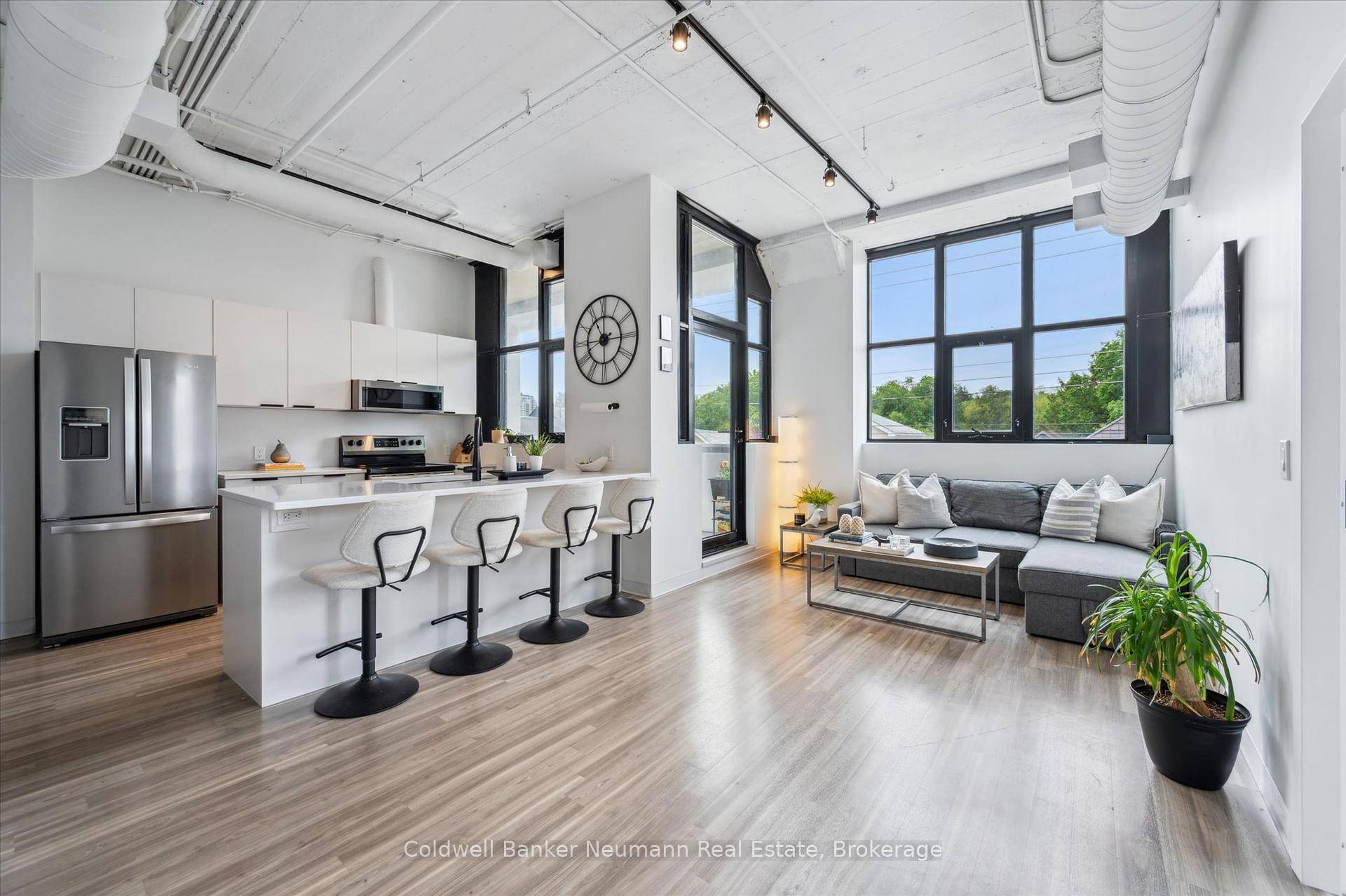 Modern Corner Loft In Historic Alice Block Lofts Experience The Perfect Blend Of Heritage Charm And Modern Living In This Bright And Stylish Corner Unit At The Alice Block Lofts.