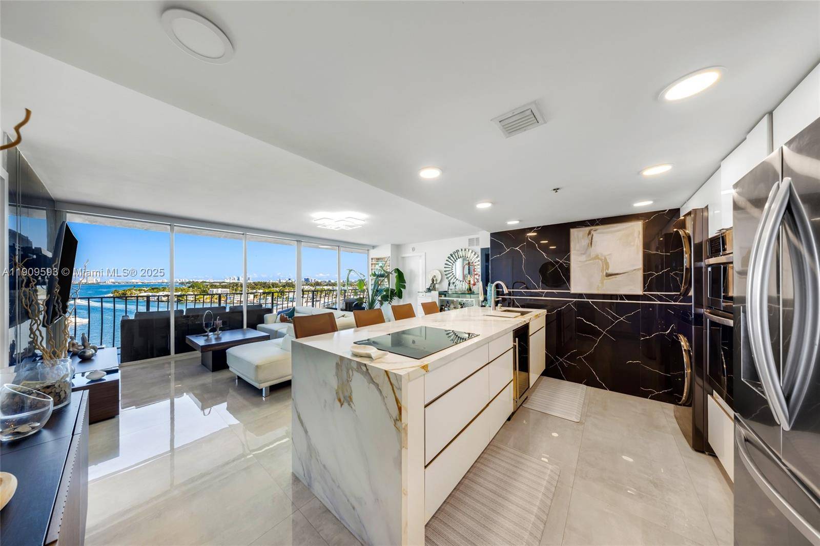 Experience waterfront living at its best !