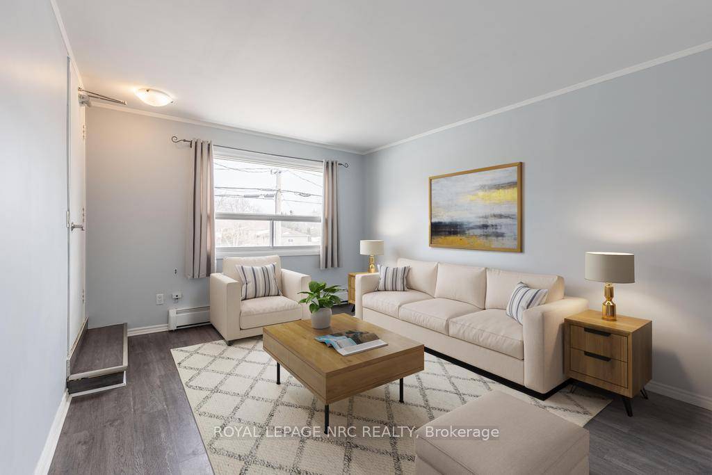 Sun filled and stylish, this 1 bedroom apartment in Grimsby is ready to welcome you home !