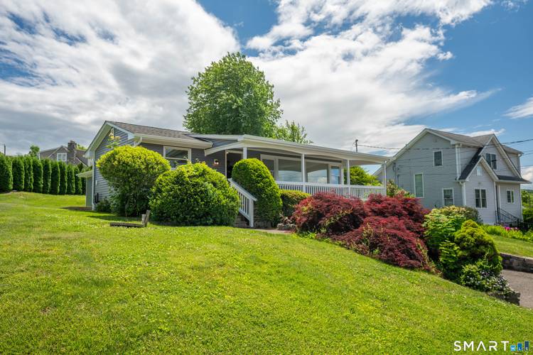 Welcome home to 5 Lilac Lane in Brookfield !