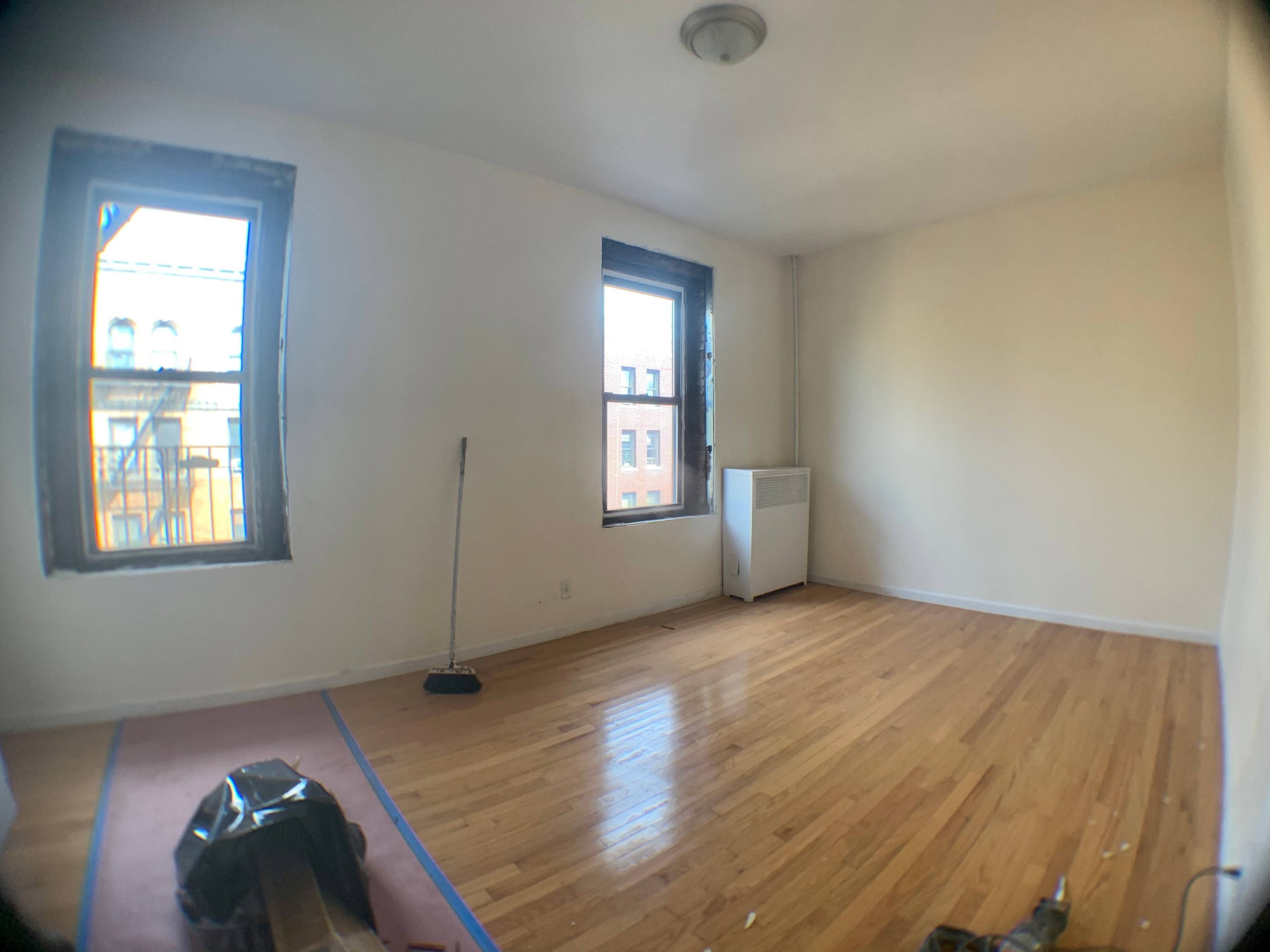 Huge 2BR with lots of light !