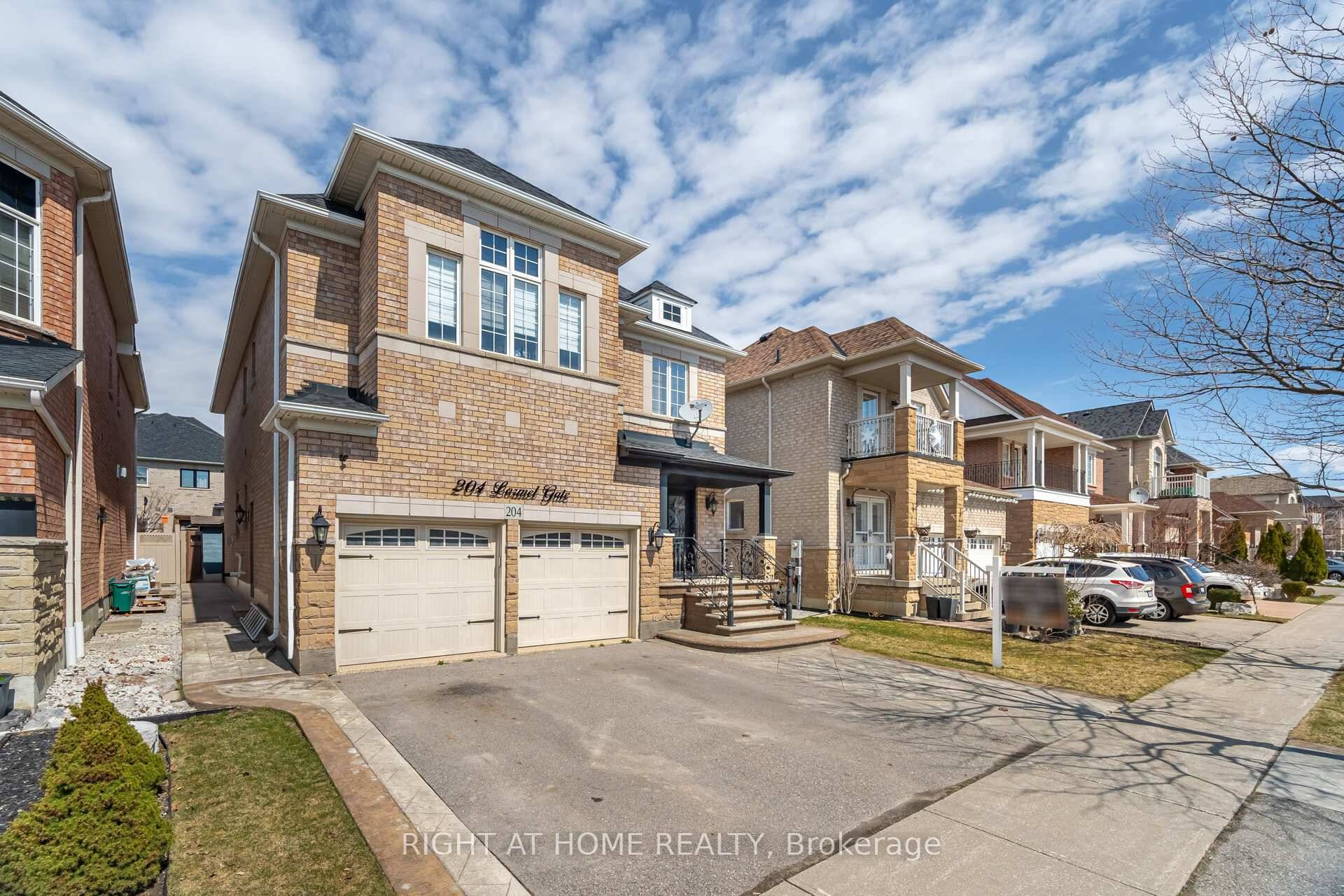 Exceptional home in Vellore Village This beautifully maintained 4 2 bedroom and 5 bathroom home offers nearly 4, 500 sq.