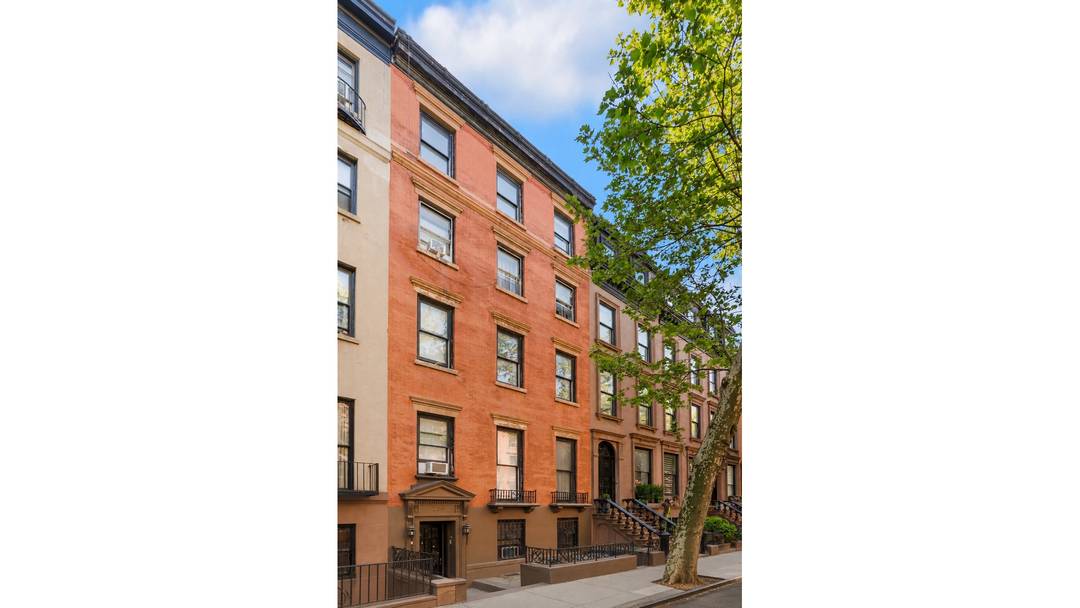 A rare opportunity to acquire a pre war, 5 story, 10 unit building on one of Brooklyn Heights' most sought after blocks.