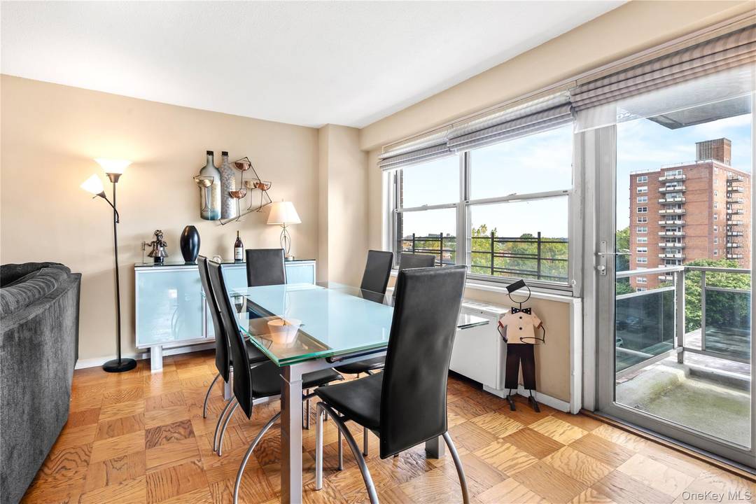 Welcome to this expansive junior four 2 bedroom at the Forest Hills.