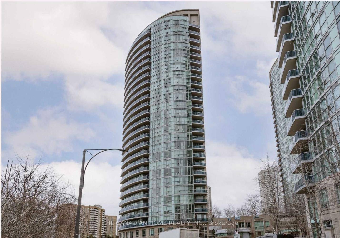 Absolutely Gorgeous Open Concept 1 Bed plus den, 1 Bath Fully Renovated With Modern Finishing, Located In The Heart Of Mississauga, 9Ft Ceilings With New Laminate Flooring Upgraded Elect Fixtures, ...