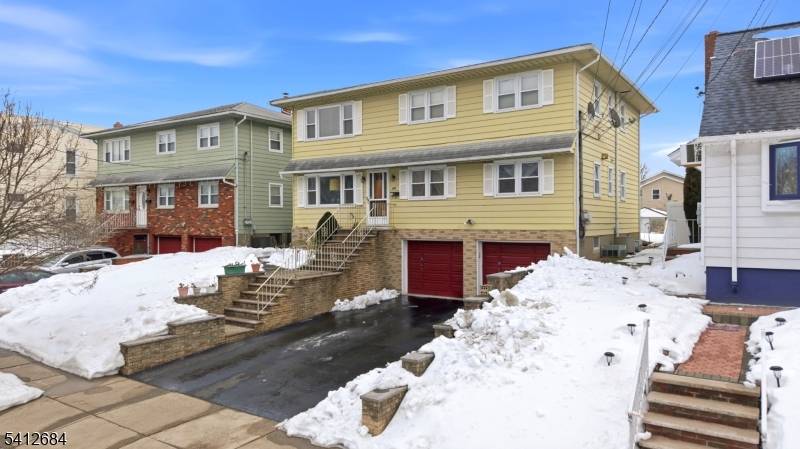 Opportunity knocks at 162 Dundee Avenue !