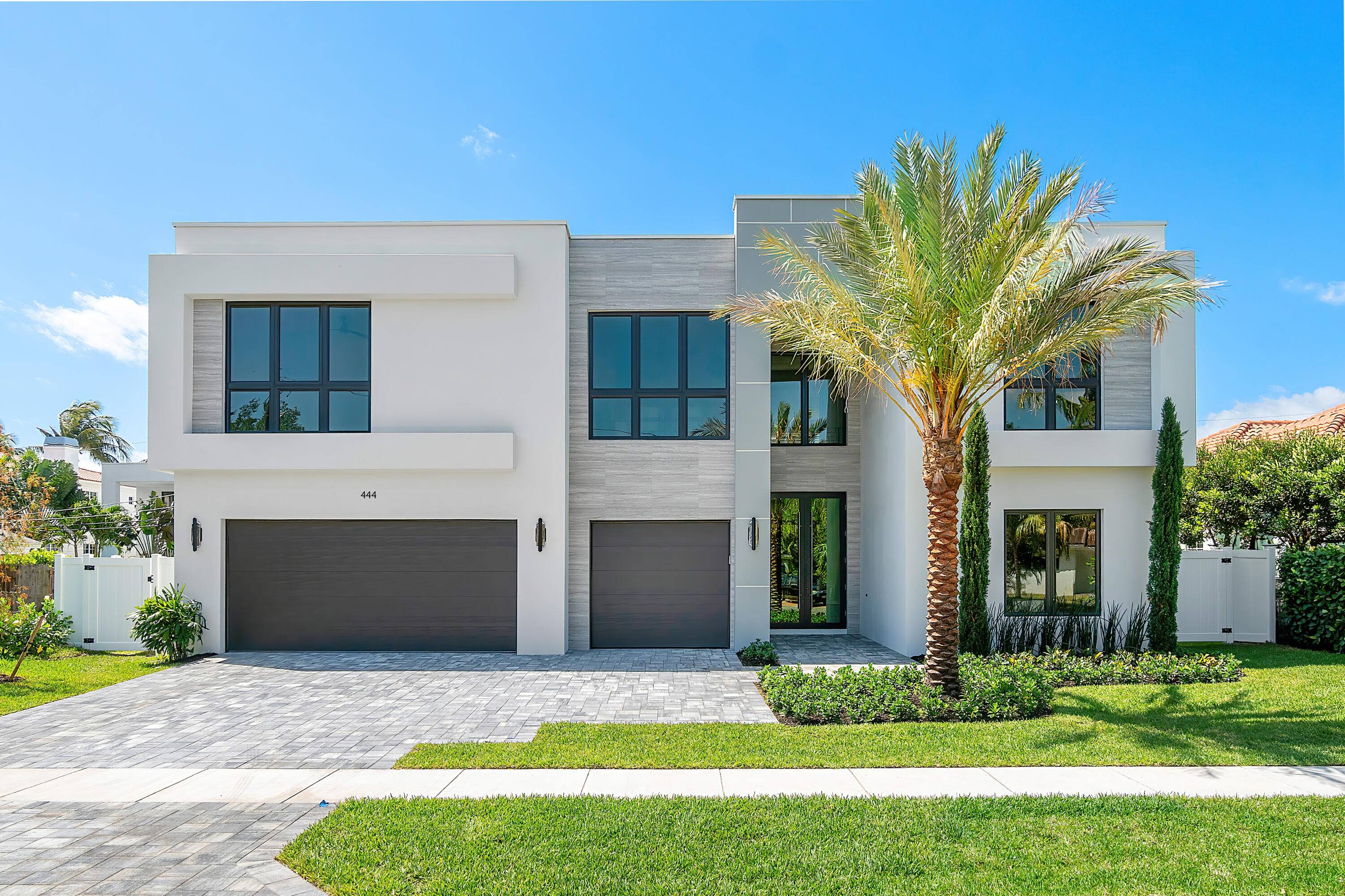 Contemporary sophistication and a prime Golden Triangle location.