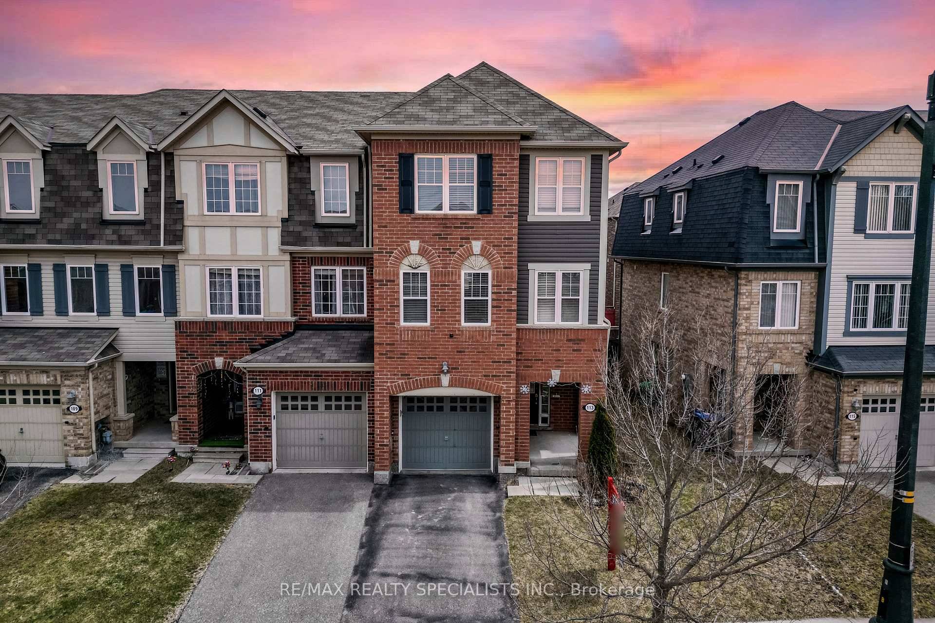 Wow, This Is An Absolute Showstopper And A Must See !