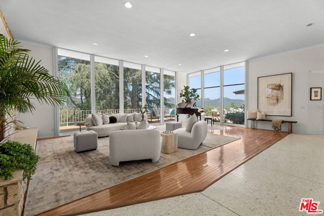 1743 Stone Canyon Rd 4BR Bel Air La