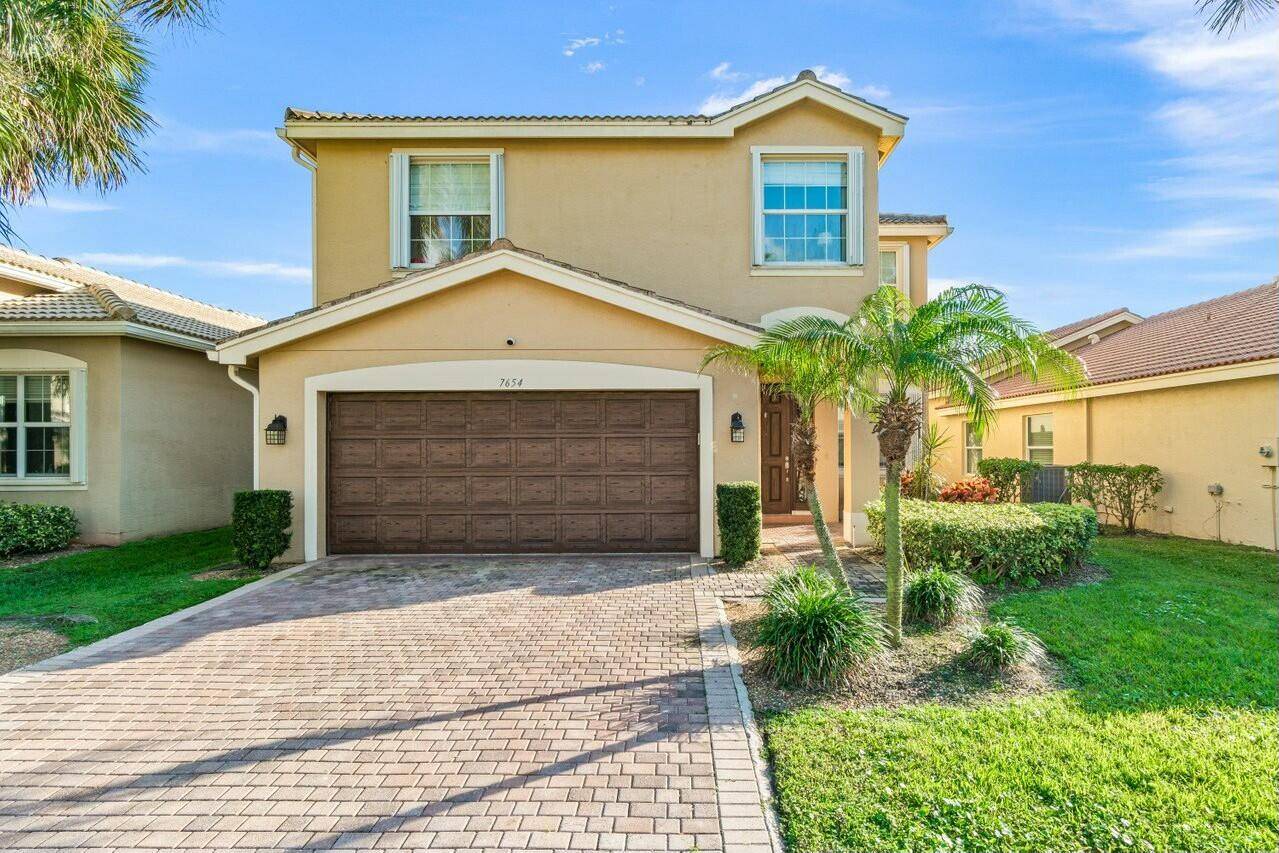 128680 ; Now Showing ! 128680 ; The highly sought after Aquamarine model in Greystone is about to hit the market, and trust us you don't want to miss this ...