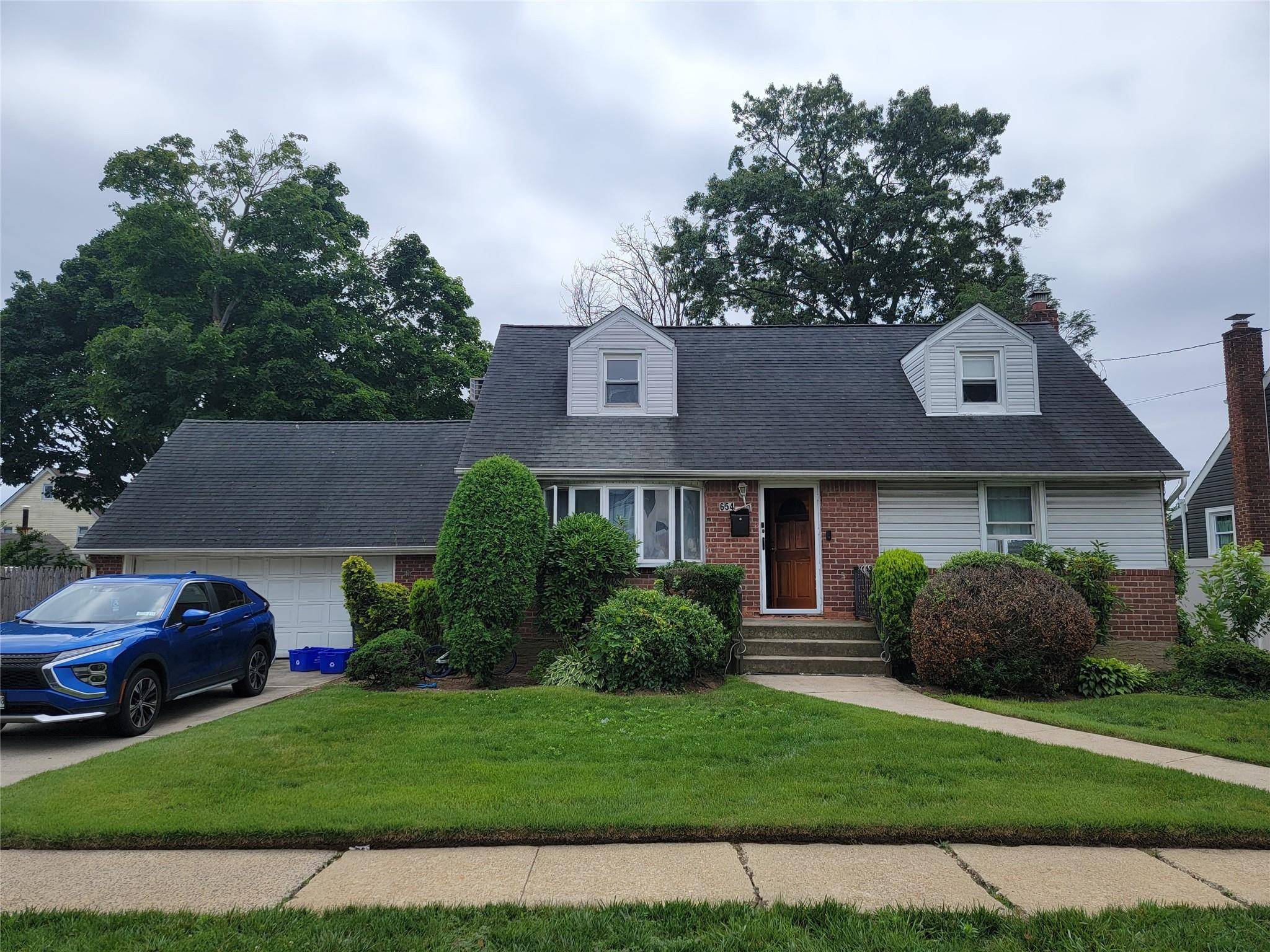 Welcome home to this spacious 4 bedroom gem, complete with your very own private pool and finished basement with its own separate entrance !