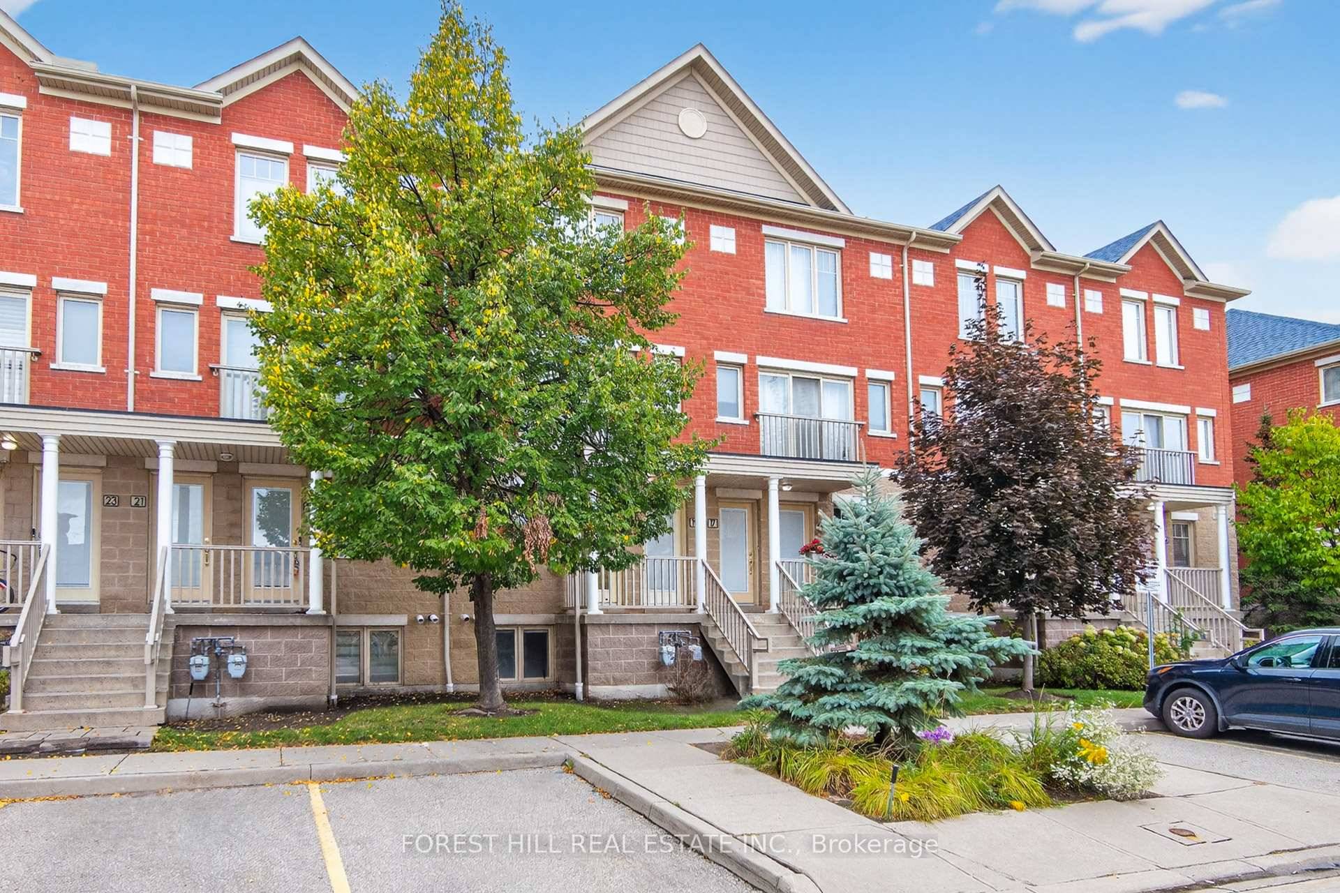Updated 2 bed, 3 bath Condo Townhouse In Family friendly Churchill Meadows !