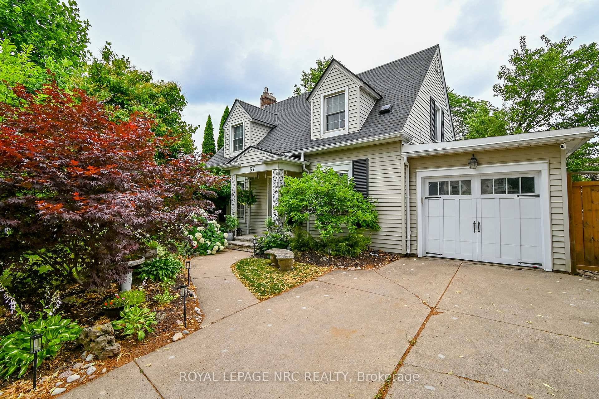 Nestled on a tree lined street overlooking Twelve Mile Creek, in one of the city's most cherished historic neighborhoods, this elegant Cape Cod updated residence seamlessly blends timeless architecture with ...