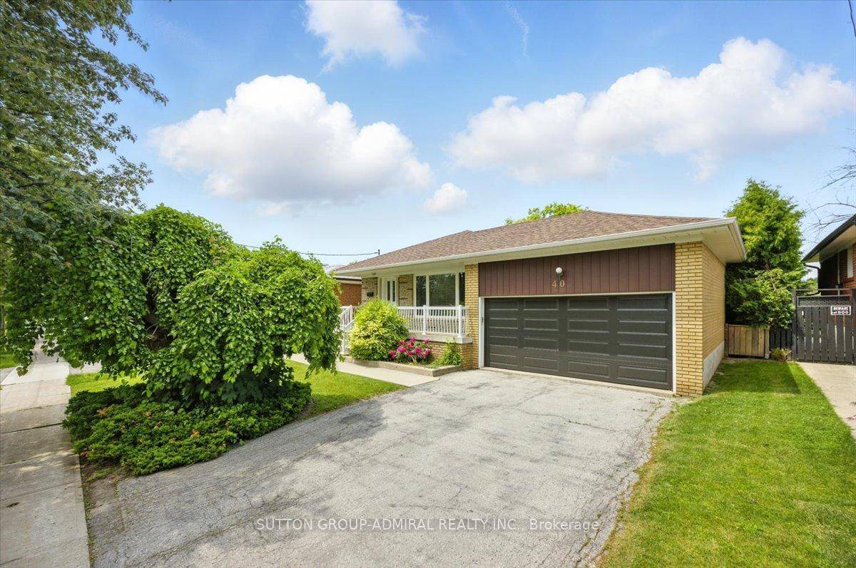 Welcome to 40 Marathon Crescent, a well maintained detached 3 bedroom bungalow located in the desirable Bathurst Manor neighbourhood, known for its quiet, family friendly atmosphere and proximity to parks, ...