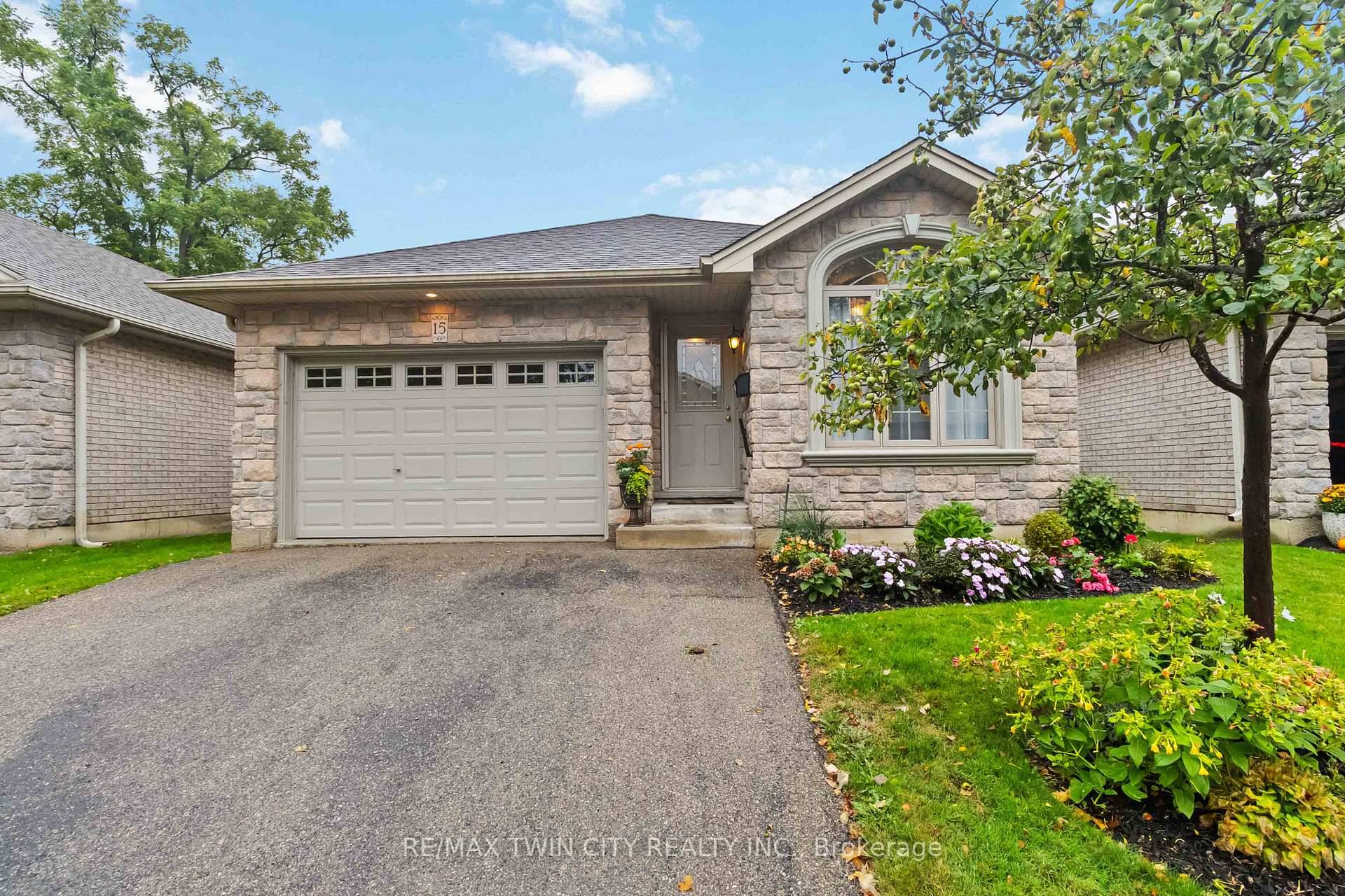 Welcome to Glenwood Gates a quiet, private community offering easy, maintenance free living.