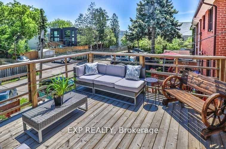 Absolutely stunning, sunny, spotless, 2nd floor one bedroom and den unit with parking !