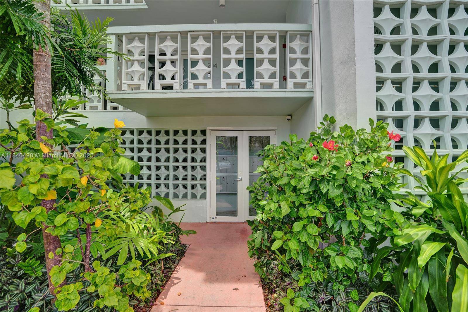 Look no further for your beautiful turnkey South Beach pad.