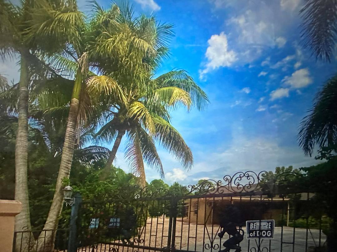 5 bedroom 3 bathroom home in Loxahatchee.