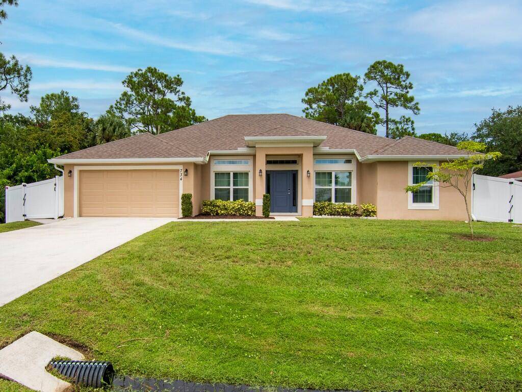 Immaculate 4BR 2BA Den home with a 2 car garage, located in the highly sought after Sebastian Highlandsa close to beaches, restaurants, shopping, and hospitals.