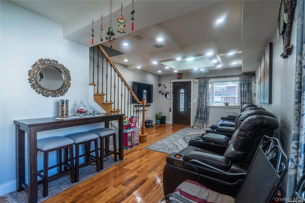 Welcome to 116 27 134th Street !