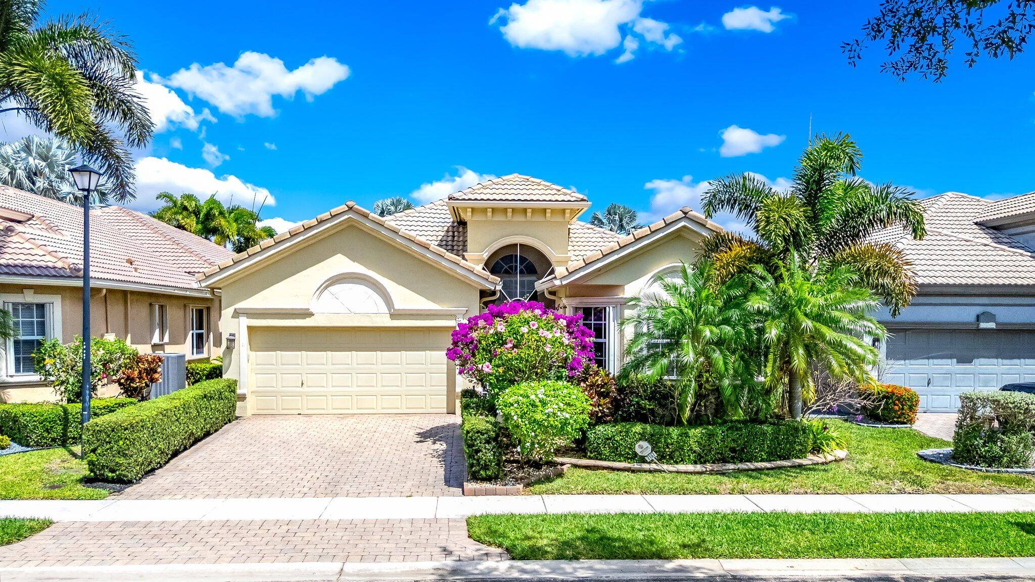 Welcome to this beautifully maintained 3 bedroom, 2.