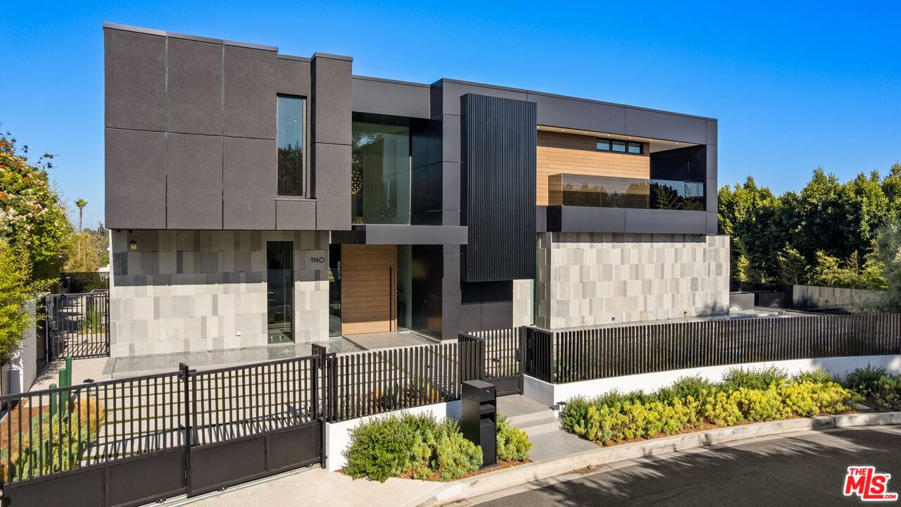 1140   Summit Dr 6BR Beverly Hills Post Office | B.H.P.O. La