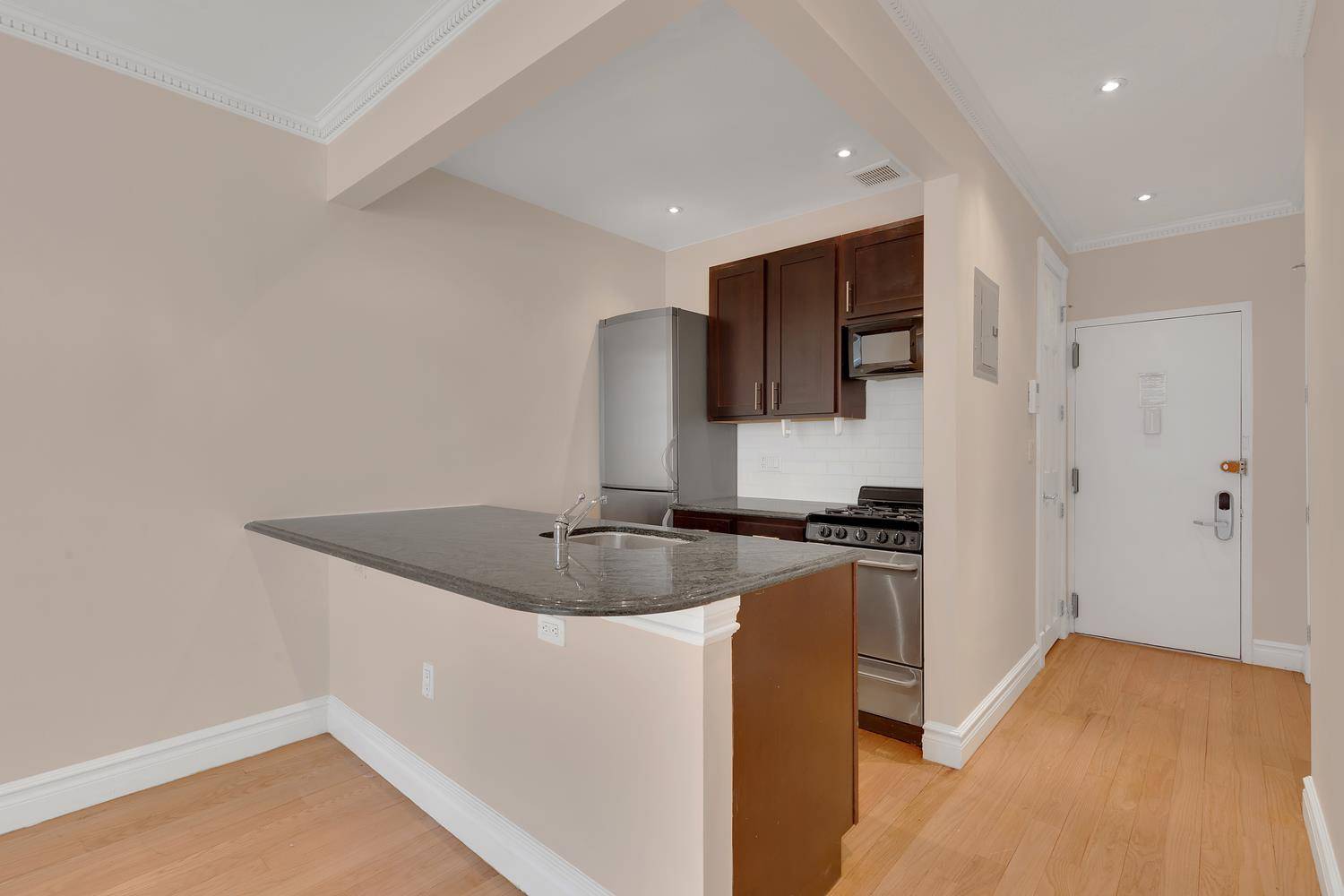 Gorgeous renovated home !