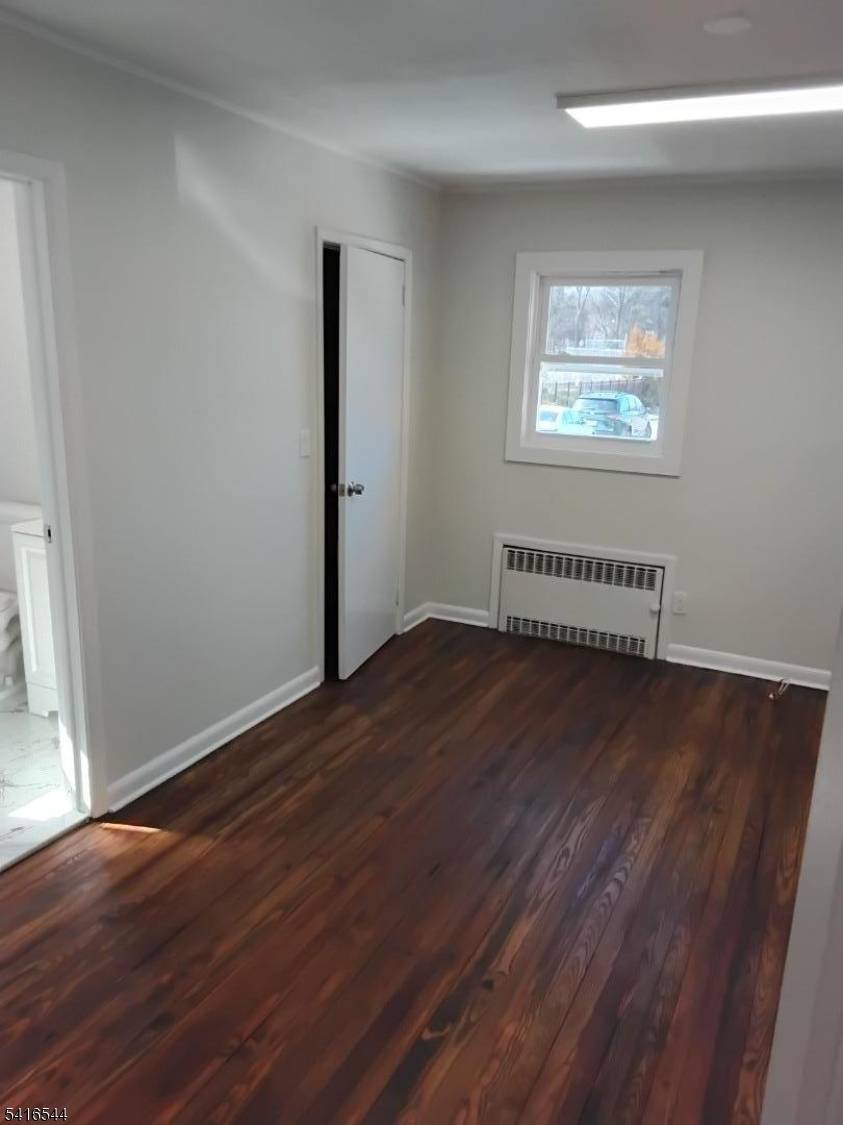 NEWLY UPDATED ! ! ! LOTS OF PARKING !