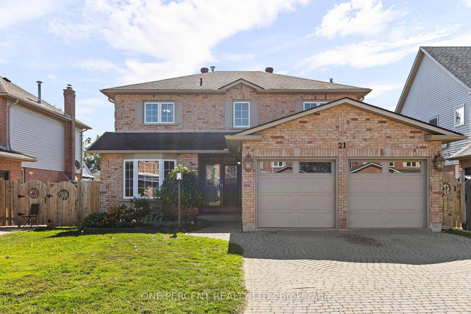 Say hello to 21 Brandon Crescent a beautifully maintained and move in ready 4 bedroom, 4 bathroom family home in a sought after Orillia neighbourhood, offering over 3, 000 sq ...
