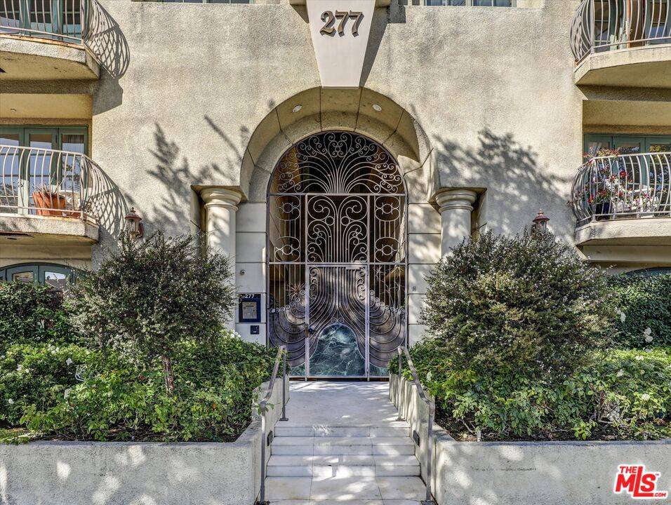 277  S Spalding Dr 3BR Beverly Hills La