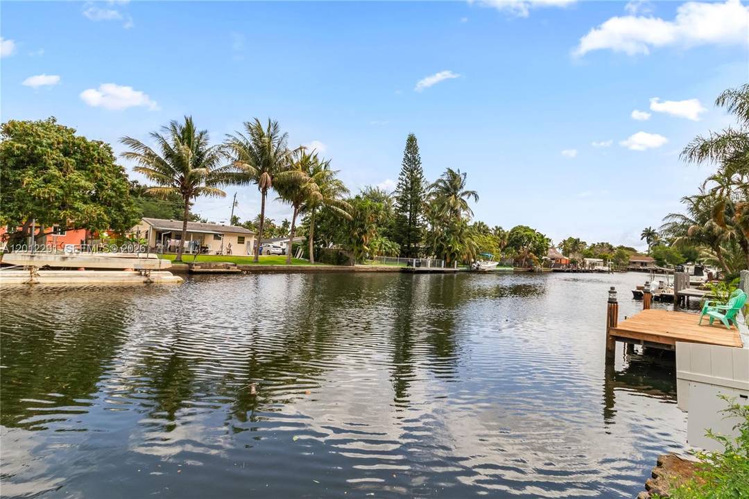 Boater s Dream ! Waterfront home with ocean access located in Hollywood.