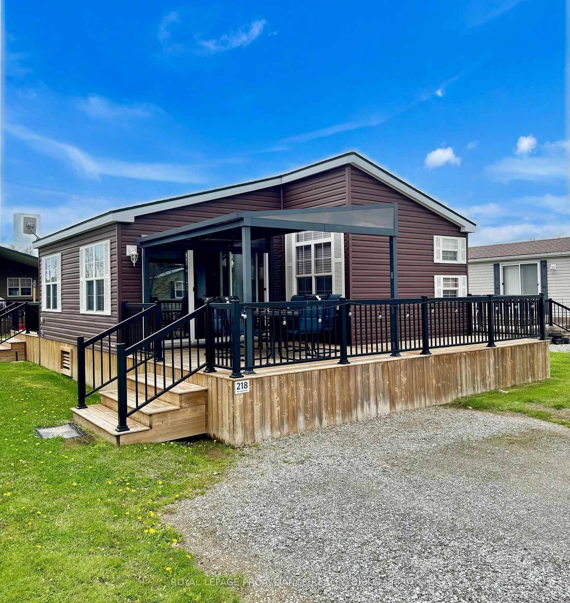 This beautiful Willow True Northlander model comes fully furnished and ready for use.