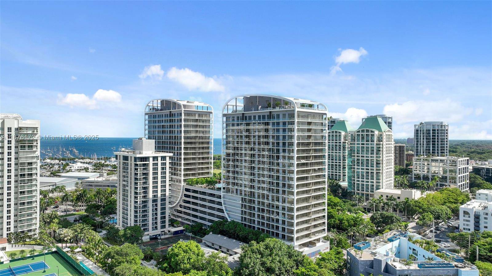 Elegant amp ; fully furnished 2 bd 2bth residnce at the exclusive Mr C's Residence Coconut Grove.