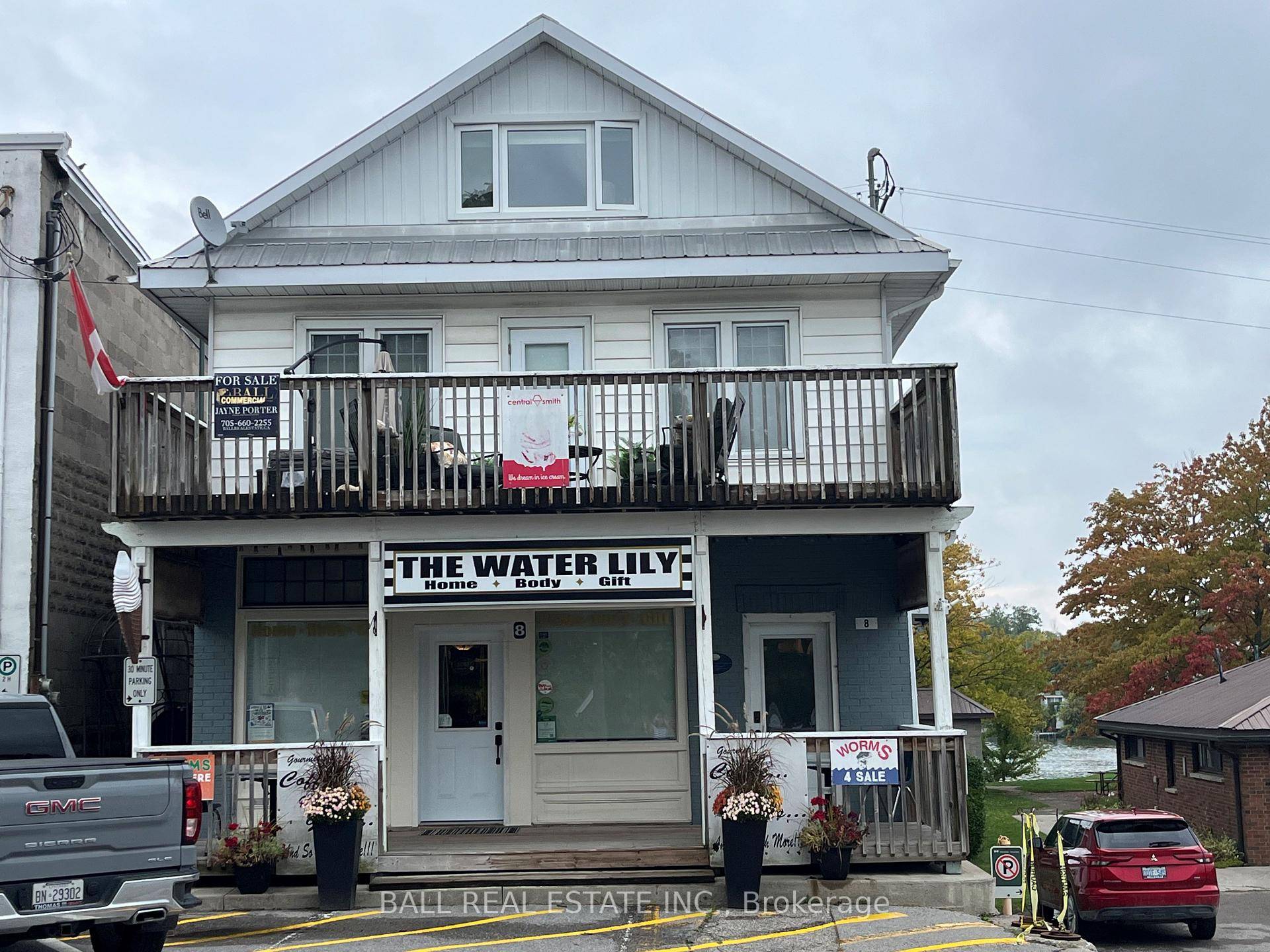MAGNIFICENT 3 BEDROOM RESIDENCE OVER A MAIN FLOOR COMMERICAL SPACE PLUS A SEPARATE 1 BEDROOM APARTMENT, IDEAL FOR MULTI GENERATIONAL LIVING OR LIVE IN ONE AND RENT OUT OTHER RESIDENCE ...