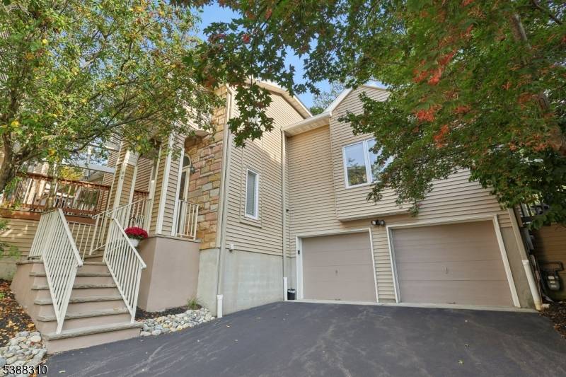 This ASCOT model townhome was recently updated from top to bottom with a designers touch.