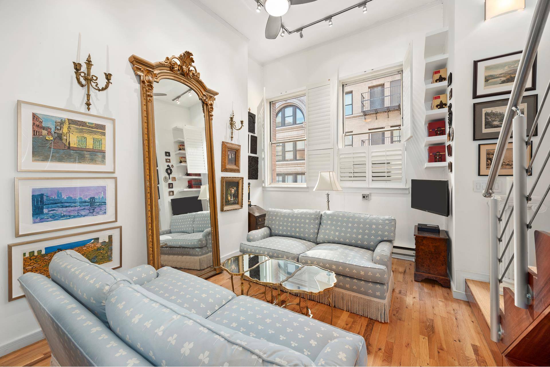 Stunning Penthouse Junior One Bedroom Duplex in Excellent Condition.