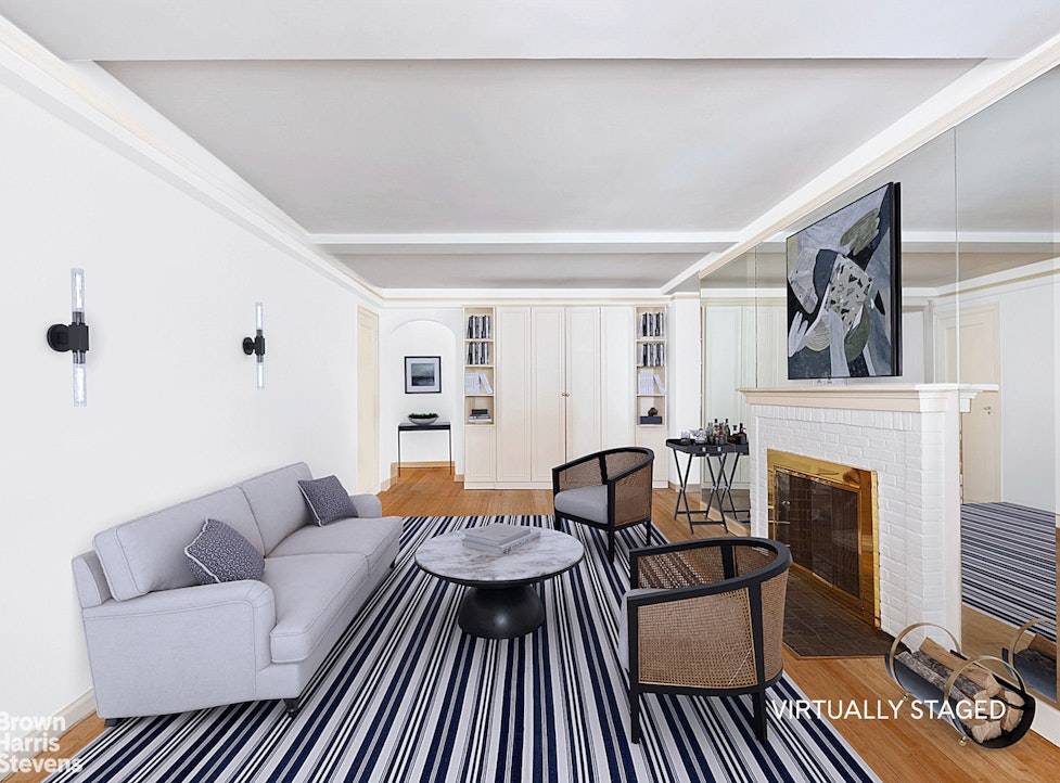 A SPACIOUS STUDIO ON A VERY SPECIAL BLOCK.